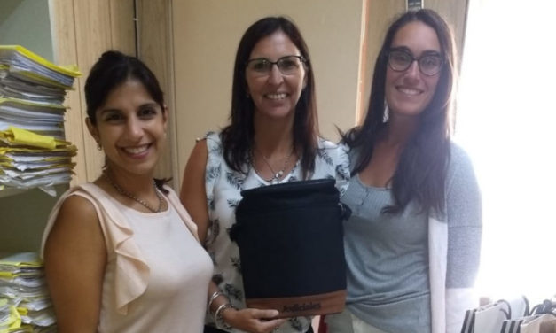 IMÁGENES DE ENTREGAS DE REGALOS PARA CUMPLEAÑEROS Y CUMPLEAÑERAS
