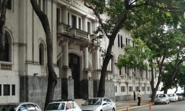 ADHESIÓN AL DECRETO DEL PODER EJECUTIVO PROVINCIAL POR LA CORTE SUPREMA DE JUSTICIA