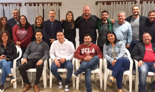 REUNIÓN DE JÓVENES EN VERA