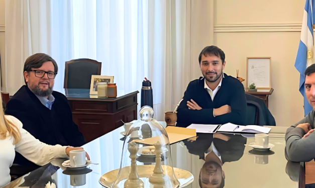 ROSARIO: REUNIÓN DE INTEGRANTES DE LA COMISIÓN DIRECTIVA EN LA VICEGOBERNACIÓN